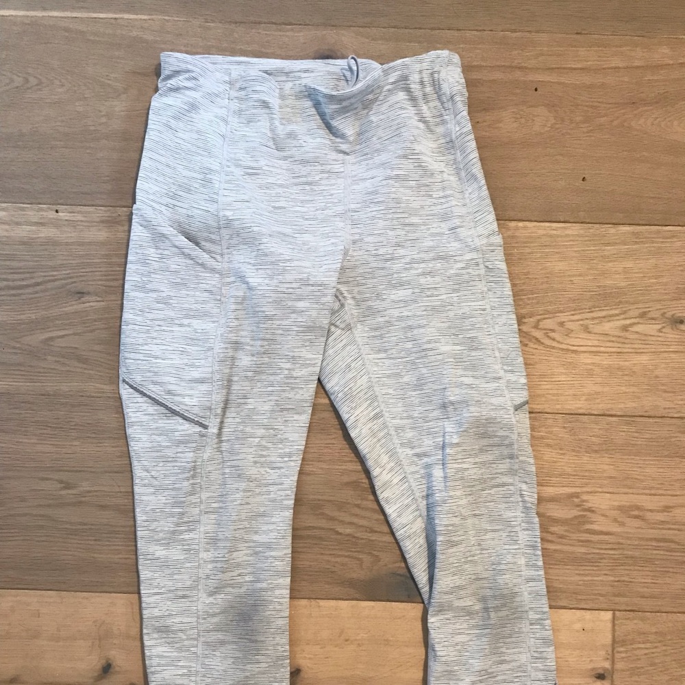 White Lululemon 3/4 Leggings